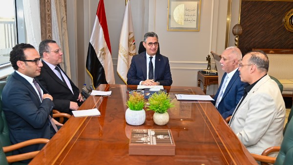 وزير التموين يبحث تطوير منظومة التجارة الداخلية مع البدالين وشعبة المواد الغذائية