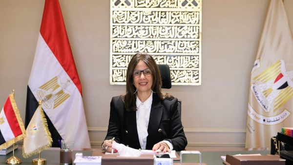 وزيرة الثقافة 