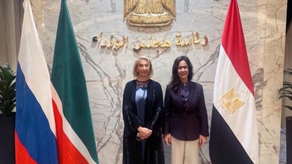 وزيرة الثقافة 