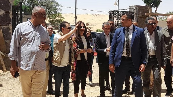 وزيرة الثقافة ومحافظ أسوان يتفقدان المواقع الثقافية بالمحافظة