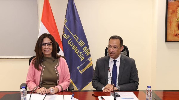 وزيرا الثقافة و الاتصالات