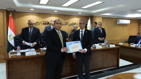 الدكتور أحمد الأنصاري محافظ الجيزة 