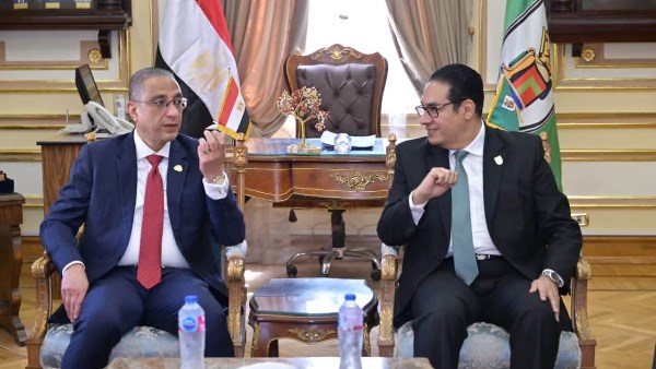 محافظ الجيزة ورئيس جامعة القاهرة 