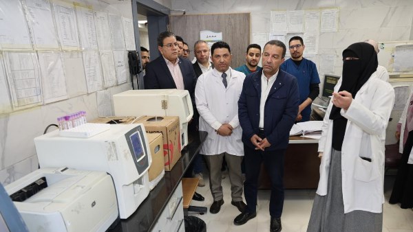 محافظ المنوفية يتفقد مستشفيات أشمون العام والحميات ويحيل المتغيبين للتحقيق