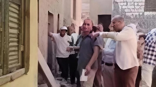 المنزل المتصدع 