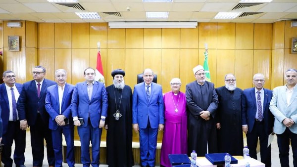 محافظ المنيا خلال الاحتفال 