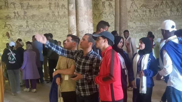 الطلاب الوافدين في رحلة لمنطقة بني حسن الشروق بالمنيا