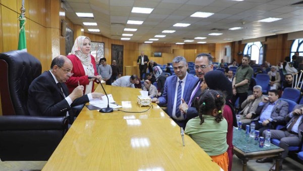 محافظ المنيا يعقد لقاء خدمة المواطنين