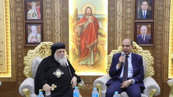 محافظ المنيا يقدم التهنئة 