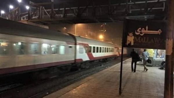 استأنف القطار رحلته 