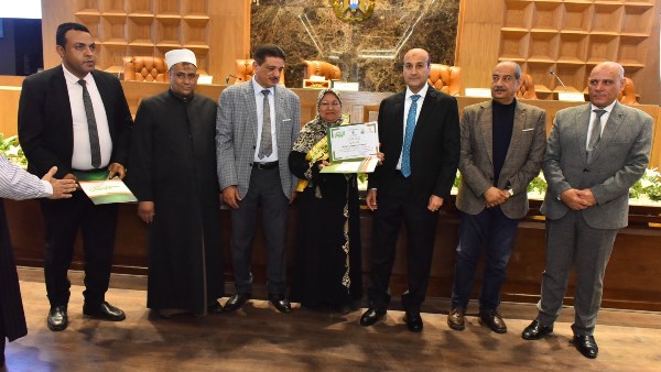 محافظ أسيوط يشهد احتفالية يوم اليتيم ويكرم الأمهات المثاليات