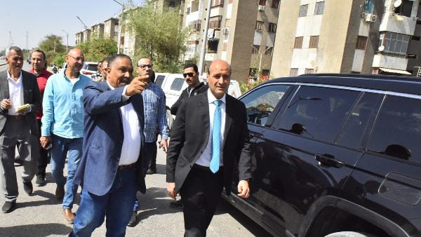 محافظ أسيوط يتفقد ميدانيًا الحالة المرورية بنزلة عبد اللاه ويوجه بإجراءات عاجلة لتحسين السيولة المرورية