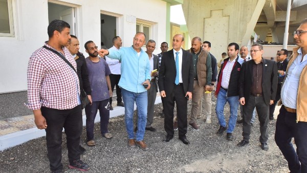 محافظ أسيوط يتفقد تطوير الحملة الميكانيكية بحي شرق
