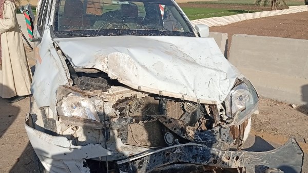 إنقلاب سيارة ربع نقل محملة بالعمال بأسيوط 