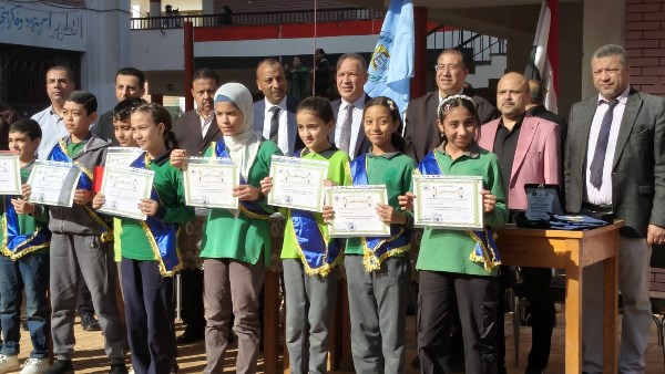 وكيل وزارة التعليم بأسيوط يشهد احتفالية تكريم حفظة القرآن الكريم بمدرسة الجامعة الابتدائية الموحدة