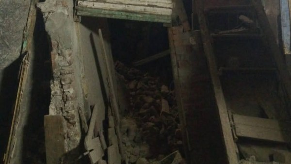 انهيار منزل قديم بميدان المجاهدين بأسيوط 