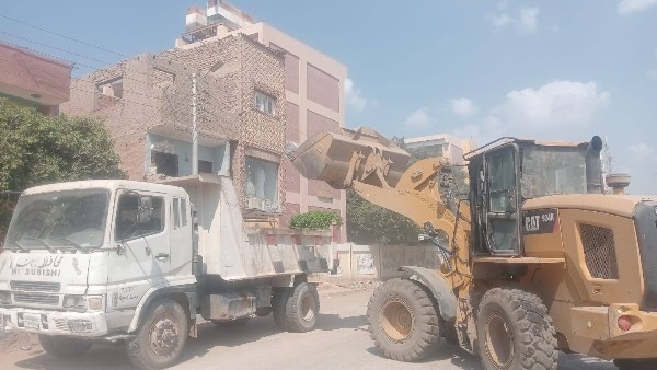  رفع 35 طن مخلفات في حملات نظافة مكثفة بقرى مركز أبنوب 