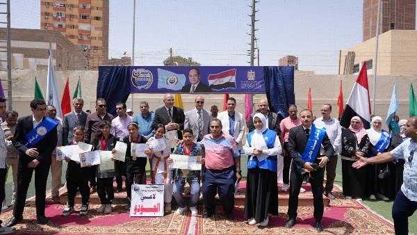 محافظ أسيوط يكرم أبطال المحافظة الرياضيين بعد إنجازات عربية ودولية