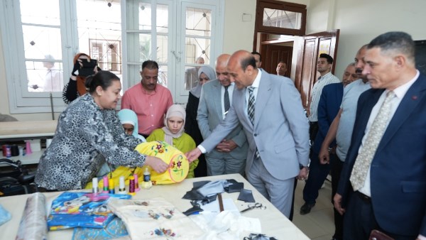 محافظ أسيوط يتفقد مركز تأهيل الفتيات ذوي الإعاقة بالفتح 