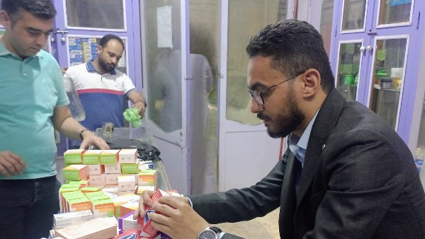ضبط 22 ألف عبوة دواء مهربة داخل صيدليتين بديروط