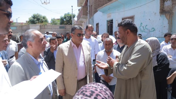 جولة محافظ قنا 