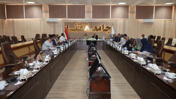 اجتماع جامعة قنا