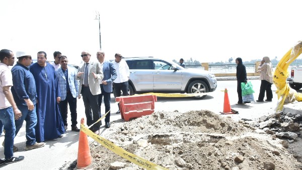 محافظ الأقصر يتفقد مشروعات التطوير والبنية التحتية بمدينة أرمنت