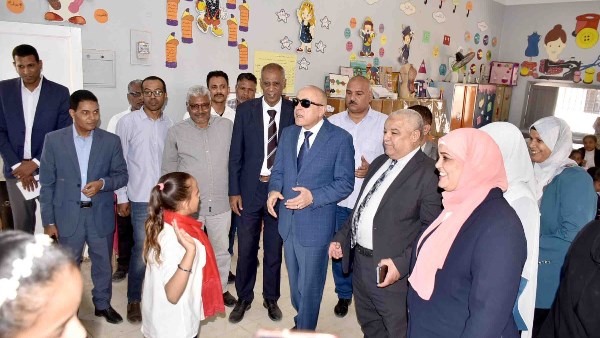 محافظ الأقصر يعلن حزمة قرارات تنموية وخدمية خلال جولة بالمريس والضبعية