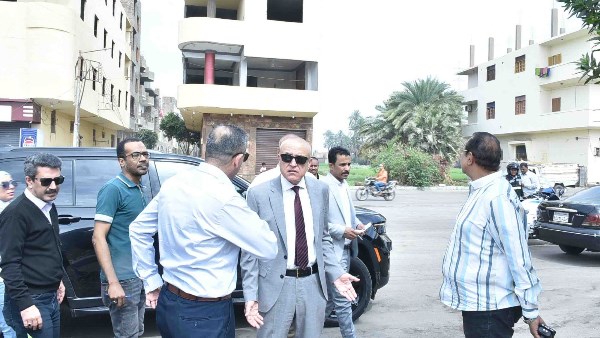 محافظ الأقصر يوجه بإقامة موقف سرفيس بالكرنك ومشاتل زراعية لدعم الخدمات والتجميل