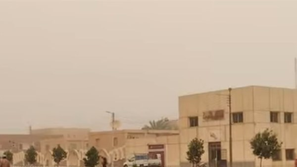 استمرار العواصف الترابية  بالوادي الجديد ورفع درجة الاستعداد القصوى
