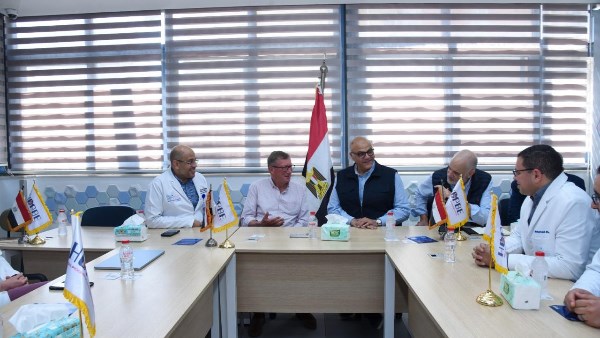 محافظ الإسكندرية يزور مستشفى نيل الأمل