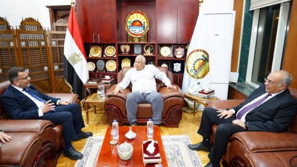 محافظ مطروح خلال استقبال وفدايفاد 