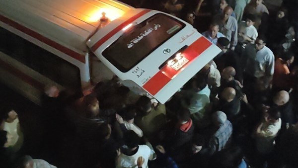 اثناء تشييع الجثمان 