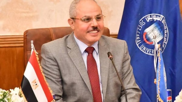 رئيس جامعة القناة 