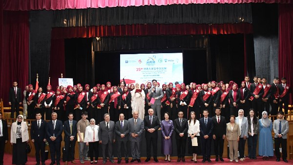 خلال اللقاء 