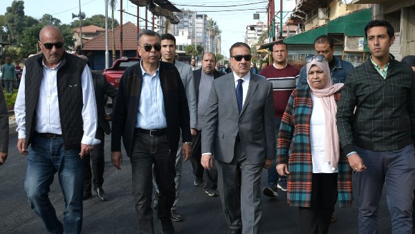 محافظ بورسعيد يتابع ميدانيًا أعمال تطوير ورفع طريق 15 سبتمبر ببورفؤاد