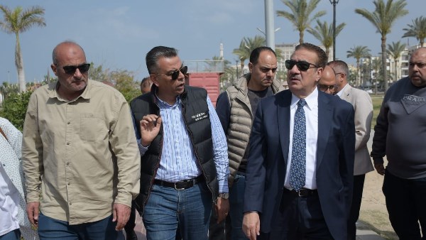 محافظ بورسعيد يتفقد أعمال تطوير ساحة مجمع المطاعم 