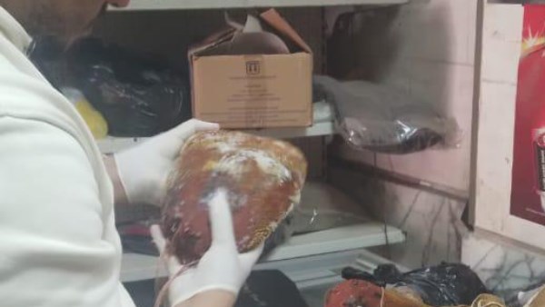 حملات رقابية مكثفة لضمان جودة الأغذية وإعدام سلع غير صالحة بكافة الأحياء