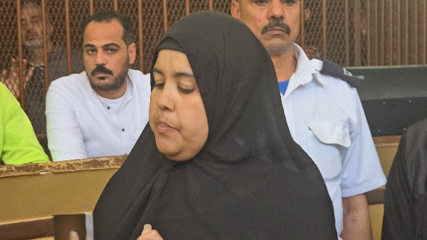 صحّيتها من النوم.. وبعد دقائق صرخوا بطة ماتت