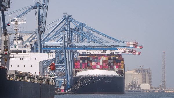 ميناء دمياط