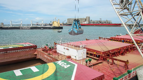 ميناء دمياط