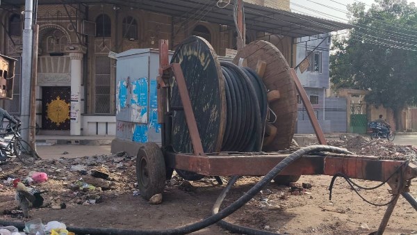 كشك كهرباء ضغط عالي بمنطقة عوارة بطنطا 