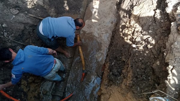 محافظ كفر الشيخ يوجه بصيانة خط مياه قطر 8 بوصة بقرية القصابي| صور