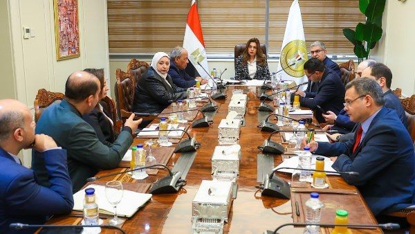 وزيرة التنمية المحلية والبيئة وأعضاء مجلسي النواب والشيوخ 