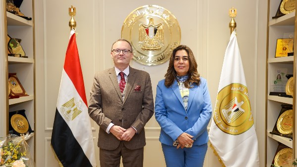 وزيرة التنمية المحلية والبيئة وسفير تشيك