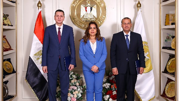 وزيرة التنمية المحلية والبيئة 