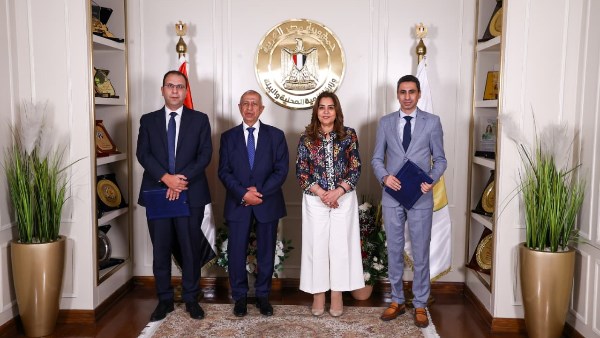 وزيرة التنمية المحلية والبيئة 