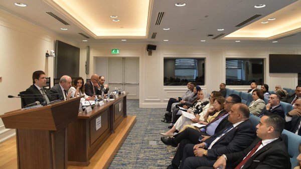 وزير الطيران المدني