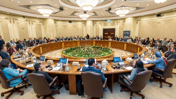 وزراء البترول والتعليم العالي والشباب والرياضة يعقدون مائدة مستديرة 