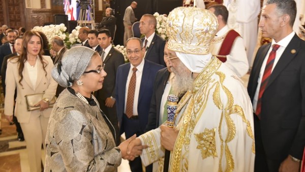 المستشارة أمل عمار والبابا تواضروس